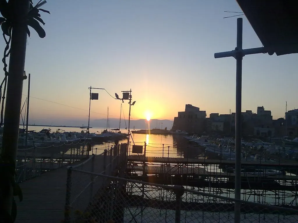 Casa Vacanza Terrazza Sul Mare 카스텔라마레델골포 이탈리아